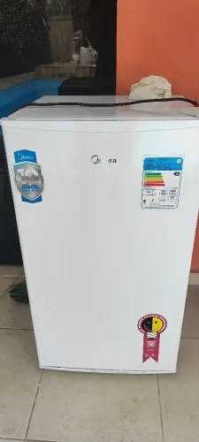 Frigobar Midea mod MR10B2 220v