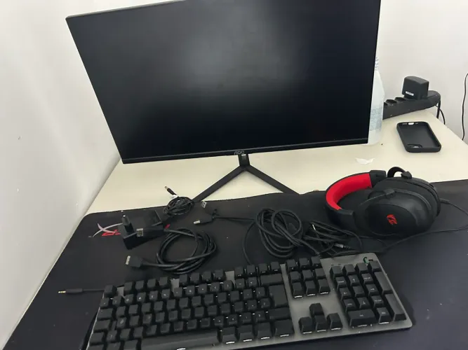 Vendo Monitor gamer AOC 24 180HZ 1ms IPS