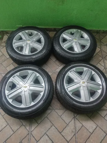 Jogo de roda aro 14 original GM furacão 4/100 pneu novo ZAP *
