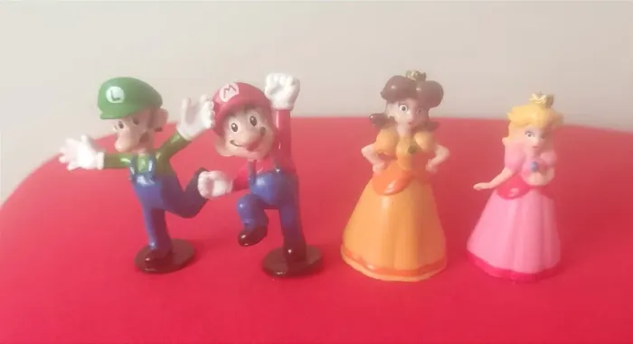 Lote 18 bonecos turma do Mário