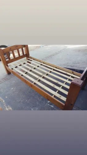 Cama Solteiro de madeira