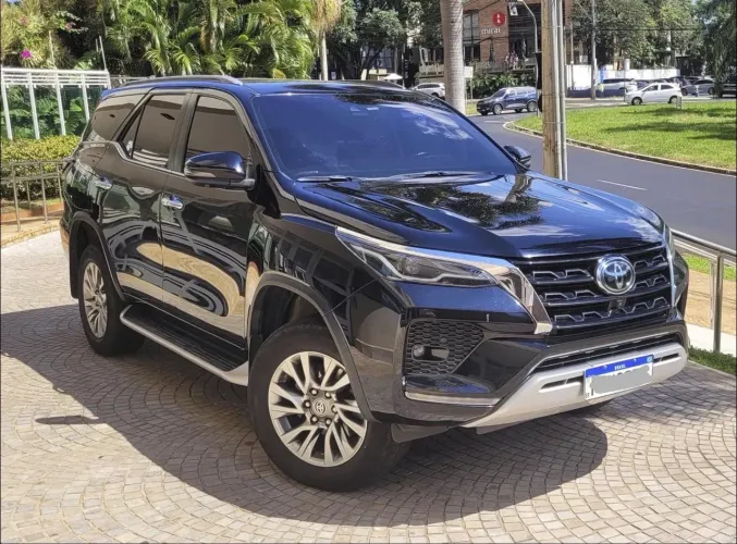 Toyota Hilux SW4 SRX 4X4 2.8 TDI 16V Dies. Aut. 2022