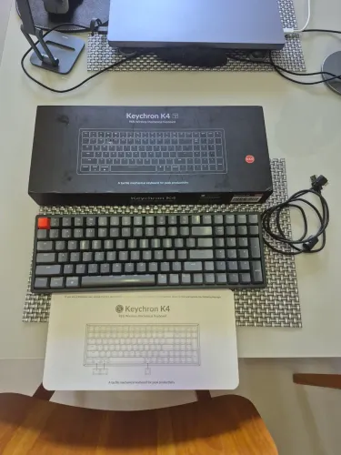 Teclado Mecânico Gamer Keychron K4