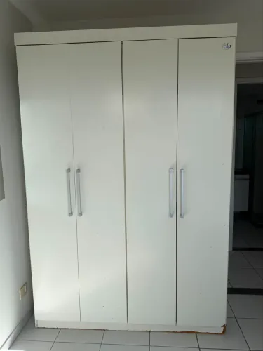 Guarda-roupas 4 portas