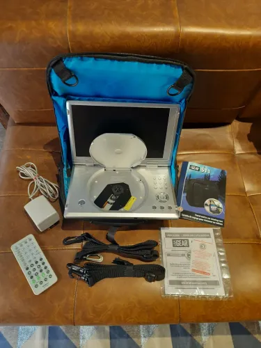 Cd DVD player portátil Insígnia Importado perfeito estado c/ acessórios