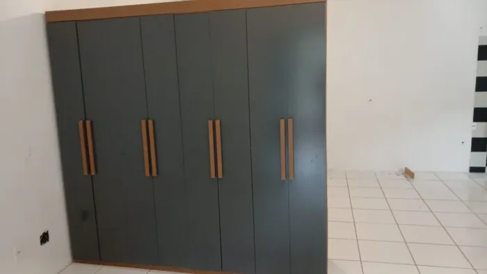 Guarda roupa 8 portas