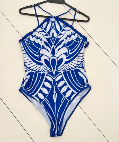 Body azul e branco