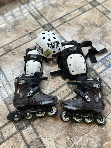 Patins Traxart 43/44 + Kit proteção 