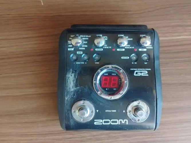 Pedaleira Zoom G2 Troco em Violão ou Guitarra dependendo pago a diferença 