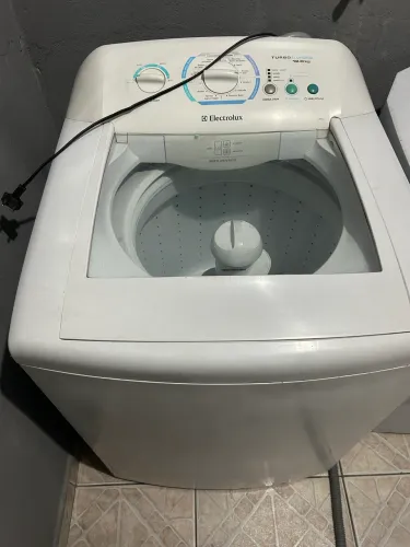 VENDE-SE MÁQUINA DE LAVAR ELETROLUX 12kg