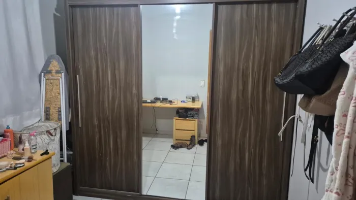 Armário 3 portas de correr com espelho