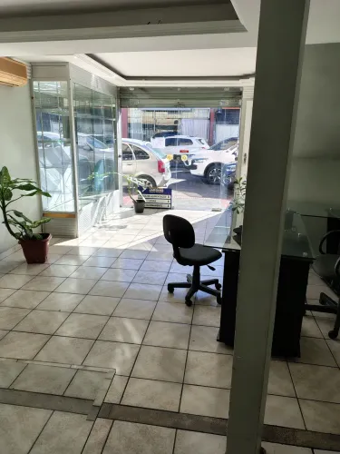 Alugo loja na av. Luciano das neves vila velha