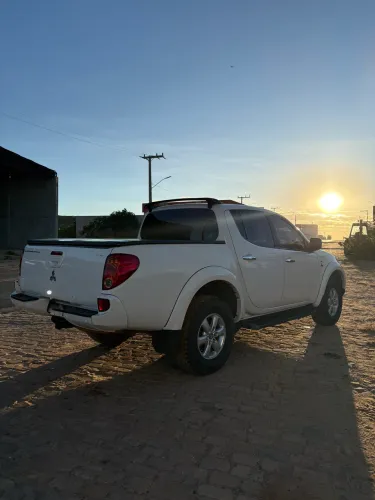 Mitsubishi L200 Triton HPE 3.2 CD TB Int.diesel AUT 2013