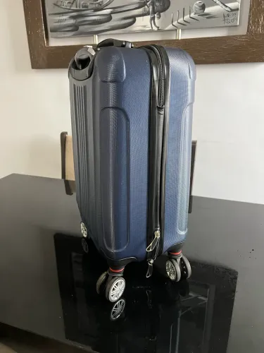 Mala mão para viagem de avião