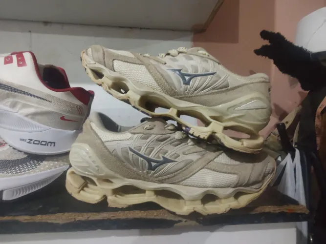 Tênis Mizuno - Tamanho 42 - usado 2 vezes
