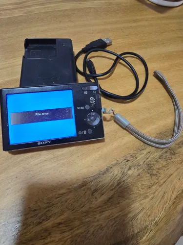 Máquina fotográfica sony (sucata)