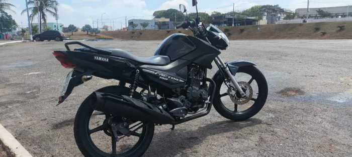 Vende-se moto yamaha factor 150