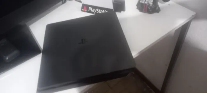 PS4 Slim 1 Tera + Controle + Base de carregamento