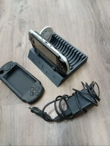 Troco psp desbloqueado por dsi(tenho psp)