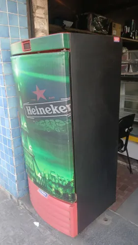 Cervejeira porta fechada