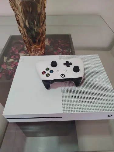 Xbox de 1T em perfeito estado de funcionamento.