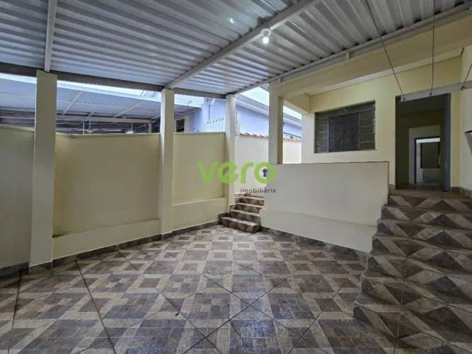 Casa Residencial com 2 dormitórios para alugar, 110 m² por R$ 2.251/mês - Cidade Jardim I