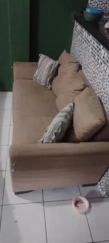 Vendo 2 sofá um de 3 lugares e outro de 2 