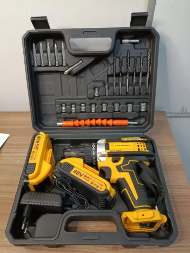 Furadeira e parafusadeira 48V 2 baterias nova nunca usada Cordless Drill
