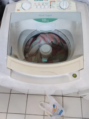 Lava roupas Consul maré 10kg com defeito 