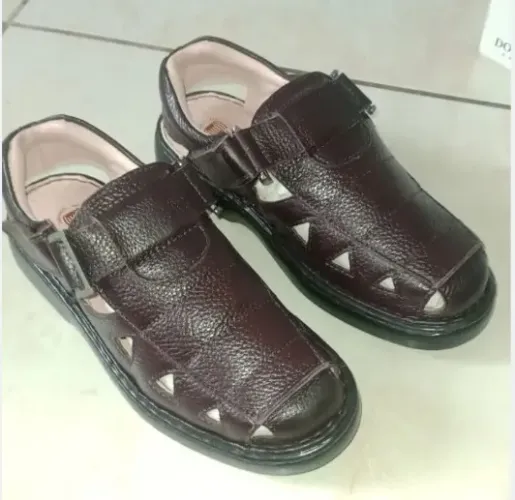 alpercata/sandália masculina doctor shoes em couro legítimo. nova nunca usada