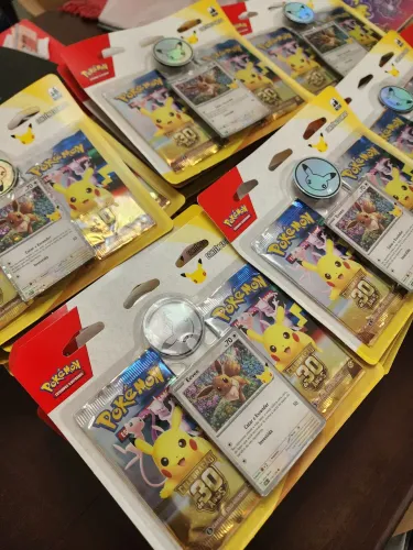 Tcg pokemon 10 blisters duplo comemoração 30 anos