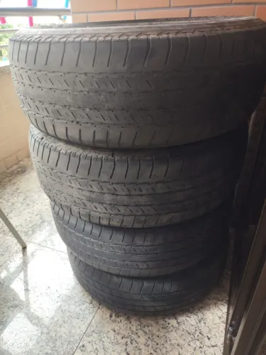 Pneus Bridgestone - Seminovos - 265-60/R18