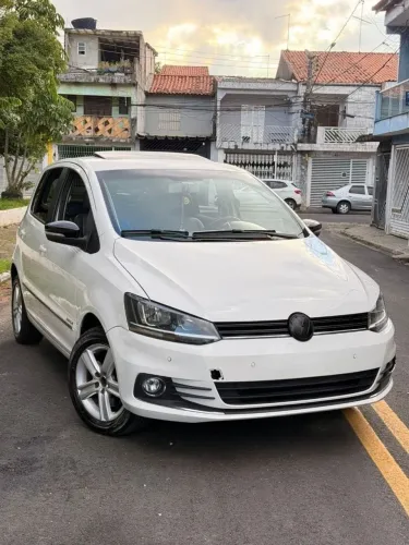 Volkswagen Fox Highline I Motion 1.6 Flex 16V 5P 2015