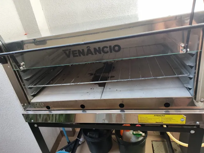 Vende-se forno Venâncio