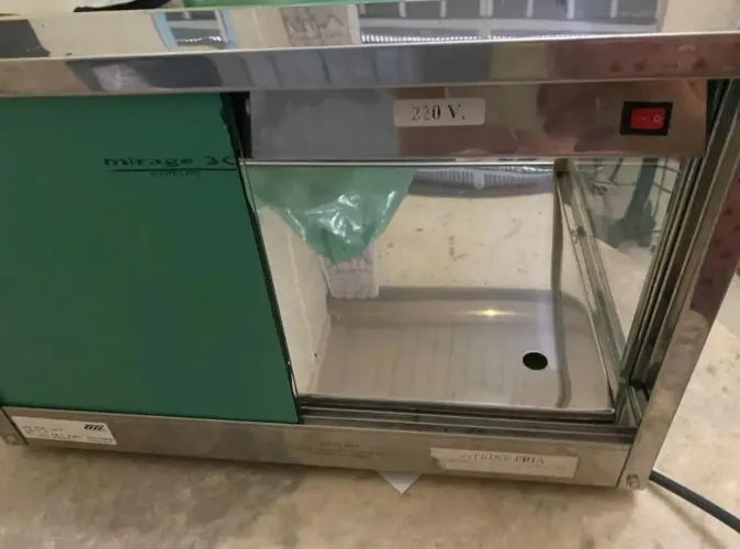 Estufa Fria - Com 5 bolsas de gelo.