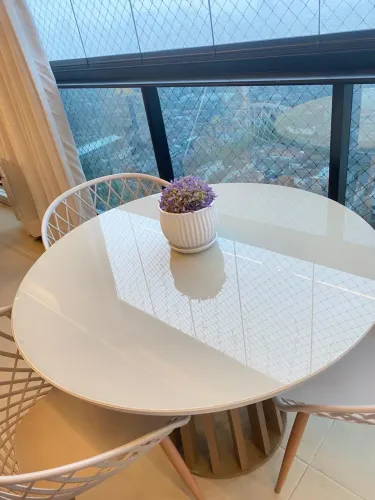 Vendo Mesa com 3 Cadeiras 