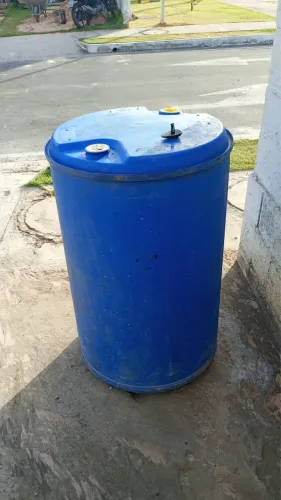 Vendo balde 200L