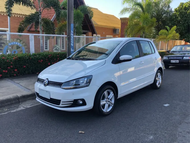 Volkswagen Fox Comfortline 1.6 Flex 8V 5P 2016