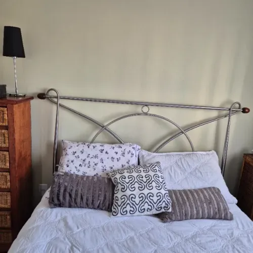 Cama Casal Luxo Inox Escovado com Design assinado PRIMA LINEA Sem Colchão