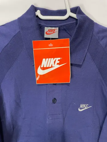 Camisa Nike anos 90 sem uso na ?tag? e adesivo,