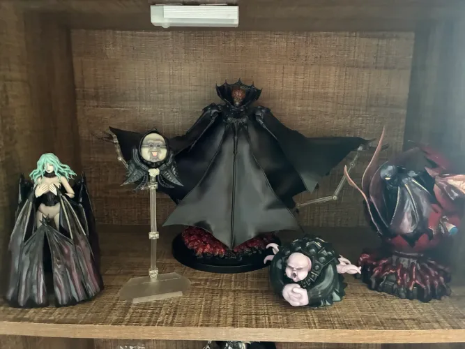 Coleção Figures Figma Berserk Femnto Stan Void Skull Knight e Casca (Leia a descrição)