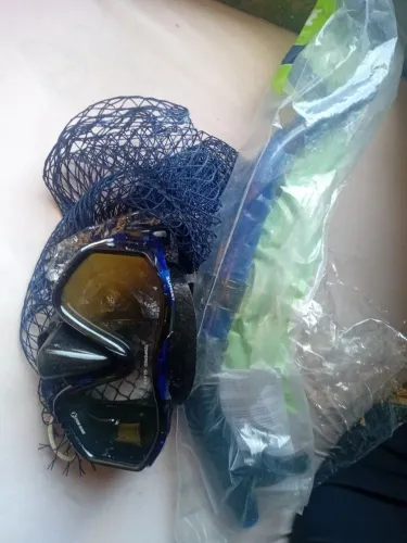 Vendo um óculos de mergulho respirador original com arpão com jerere todo novo