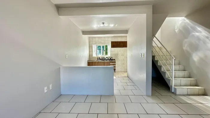 INBOX CIA IMOBILIÁRIA ALUGA - Sobrado de três quartos com suíte.