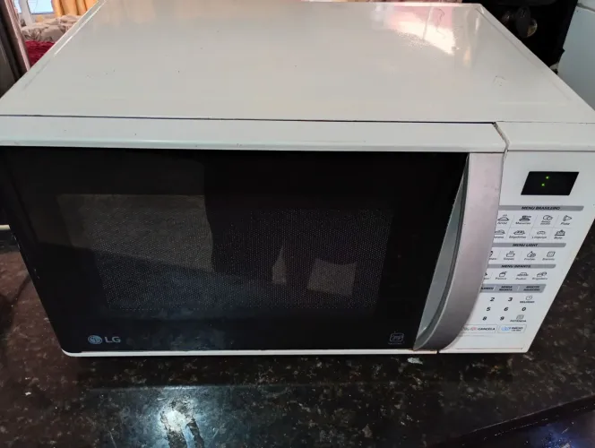 Microondas LG funcionamento tudo ok esquentando normal os botoes tudo funcionando