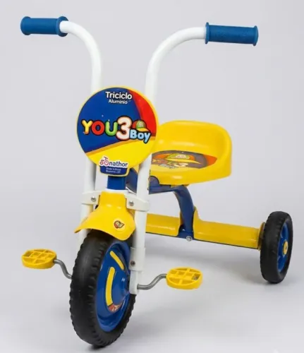 Triciclo infantil semi-novo 