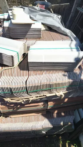 Vende se telhas esmaltadas 