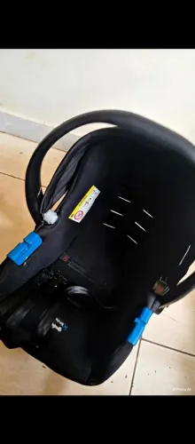 Bebê conforto e cadeirinha de descanso 