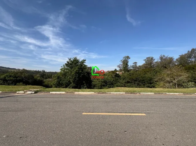 Terreno em Condomínio à Venda em Vinhedo-SP, Bairro Observatório, 811m² de Área - Oportuni