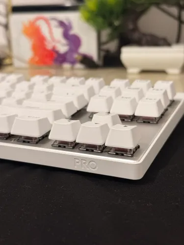 Teclado Gamer Com Fio Logitech G PRO X TKL RAPID