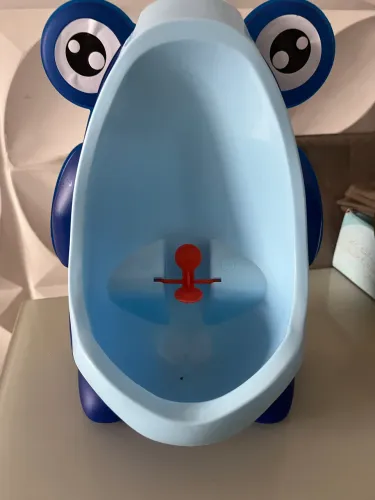 Assento com mictório infantil